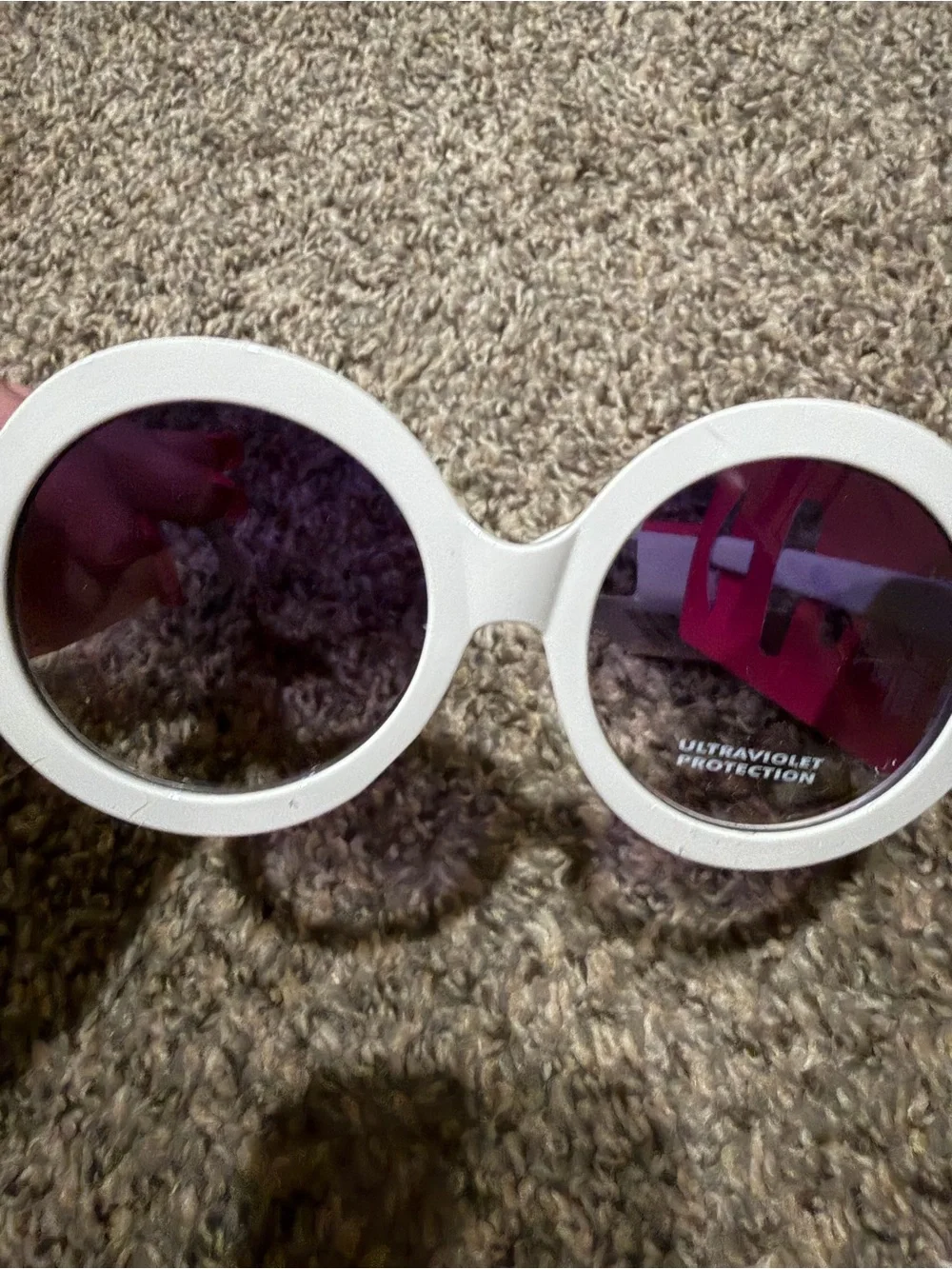 White Round Retro Sunglasses with UV Protection